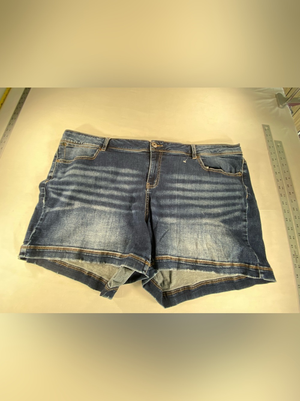 Women’s Plus Size Maurice’s 24 distressed Blue Jean Denim Shorts